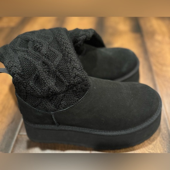 UGG BLACK W CLASSIC SWEATER LETTER - Picture 9 of 16